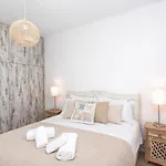 Βίλα Glyfada, 100m From The